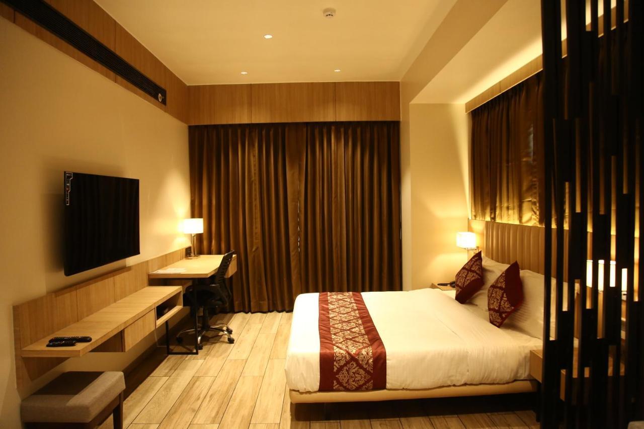Nrich Skyotel Navsari Exterior photo